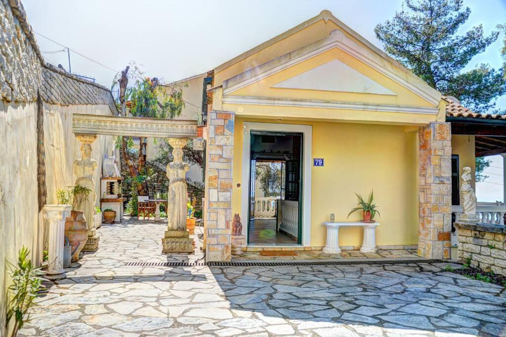 Rolling Stolis Holiday home